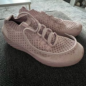 Nobul knit runner